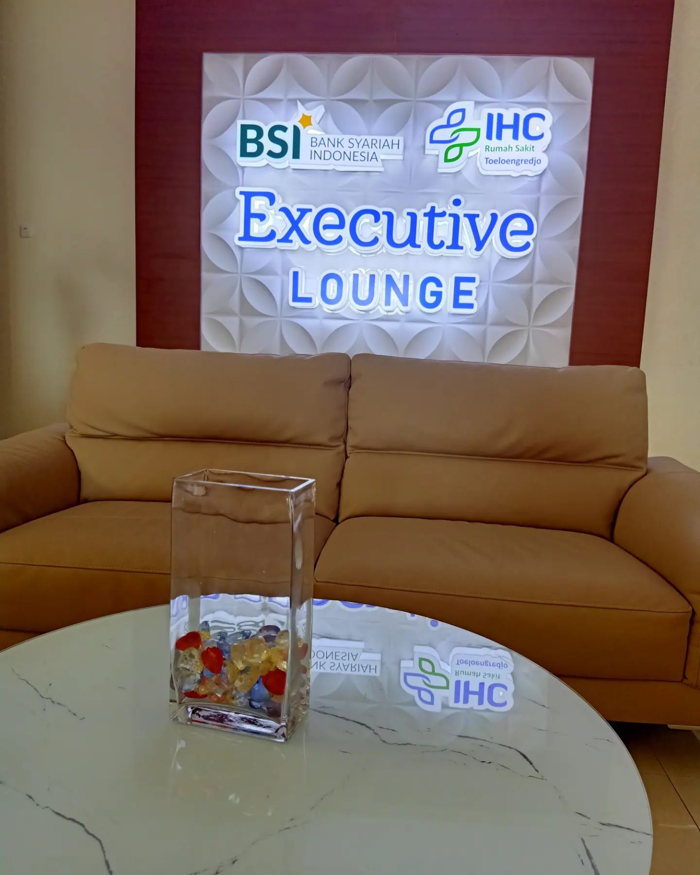 Poli Executive